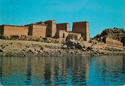 Templo de Filae — sobre o lago Nasser — Pub. AL-AHRAM A 5