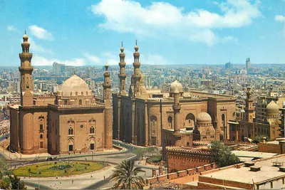 Les Mosquées Sultan Hassan et El-Riffaïe — Cairo — Éditeur Landrock, n°40