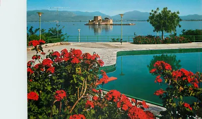 Nauplie — vista do castelo na ilha da Espada — editora Nauplia Bourzi