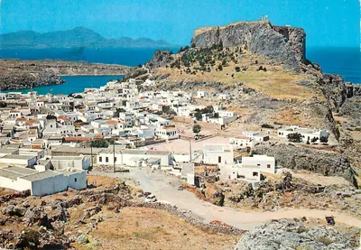 Rodes - Lindos — vista panorâmica do vilarejo e do castelo — editor G. Makonis