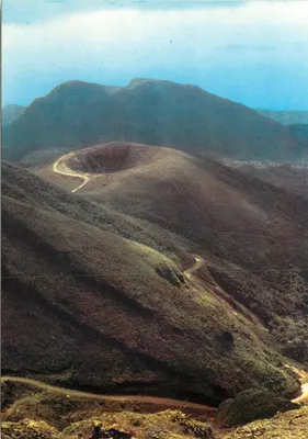 Massif da Soufrière — Montanhas vulcânicas — SCANDINEXIM, Ltd. - P.O. Box 45, 97133 Saint-Barthélemy, F.W.I.