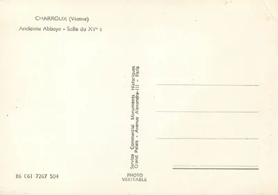 Bilhete postal moderno Charroux Vienne Antiga Abadia Sala do xv s — Verso