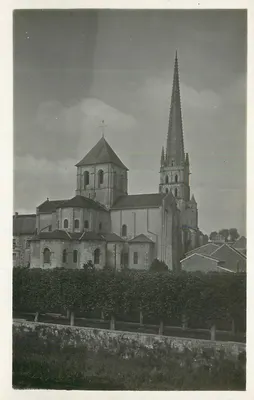 Igreja de São Pedro de Laon — vista panorâmica — editor não identificado