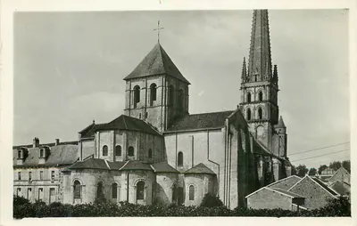 Abadia de Saint-Savin — Vienne — editor não identificado