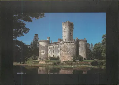 Castelo de Montbrun — Arredores de Châlus — IN'EDITÉ