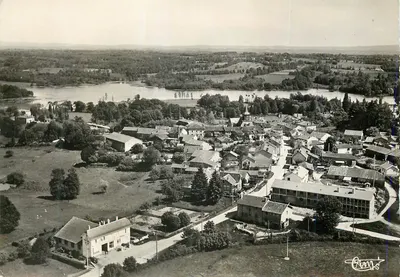 Cieux (Haute-Vienne) — Vista geral do vilarejo e do lago — Oradour-sur-Glane, editor CIEUX IMP. MACON