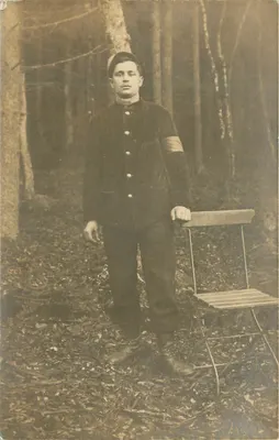 Soldado em uniforme — floresta — H. Coldenstrott, Bremen VI