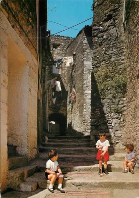 Fiuggi — rua pitoresca — Kodak Ektachrome n°133