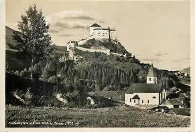 Fontana (1414 m) com o castelo de Tarasp (1805 m) — vista panorâmica — Photoglob-Wehrli A. G., Zürich, n° v 415