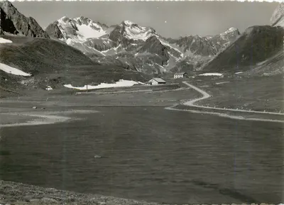Albula-Hospiz (2315 m) — com o Piz Piramida — Verlag Otto Furter, Davos, n° 7007