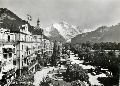 Interlaken — Grand Hotel e montanha nevada — Sociedade Gráfica Neuchâtel n°77813
