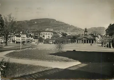 Vevey - Pátio do Mercado e Mont Pélérin — cartão postal n°743