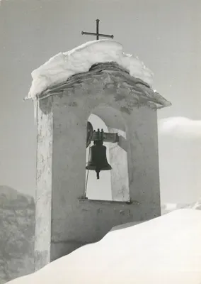 Torre de capela nevada — Braunwald — Fred Barbier