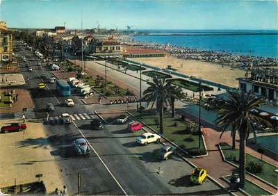 Viareggio — Piazza Mazzini e avenidas ao longo do mar — Royalfoto Milano