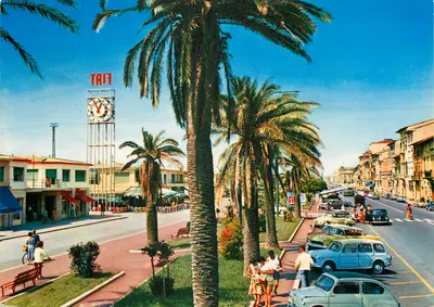 Viareggio — Viali Lungomare — Royalcolor Milano