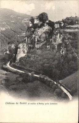 Castelo de Brotel e vallé de Amby perto de Crémieu — editor não identificado, número de série não visível