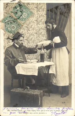 No restaurante — cena de serviço — E.P. (Editor Paris)