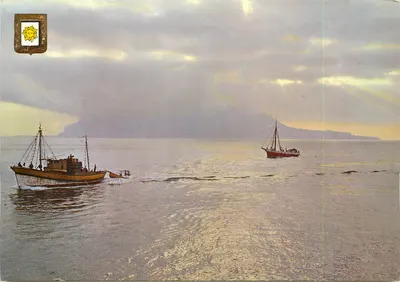 Pescadores no mar — Montanha ao longe — Editor Comercial Escudo de Oro, N° 24