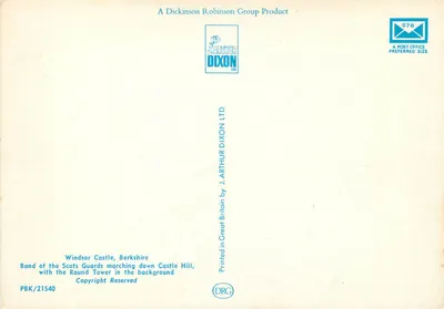 Zamek w Windsorze — Banda Strażników Skotów przed Wieżą Okrągłą — J. Arthur Dixon Ltd. — Rewers
