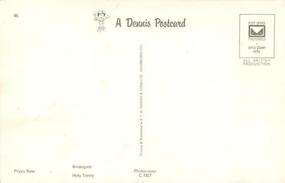 Coventry — widok budynków z ceglanym wypustem i kwitnącego ogrodu — A Dennis Postcard n°45 — Rewers