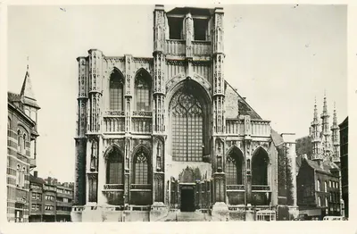 Louvain, A Colegiata de São Pedro — Entrada Principal — Uitgeverij Centrale Boekh. n°11