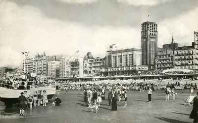 Praia e Casino em Blankenberge — Bronophoto, Bruxelas
