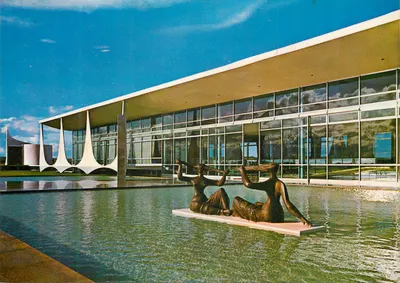 Palácio do Planalto — Brasília — editor Gráficos Brunner Ltda. n°106