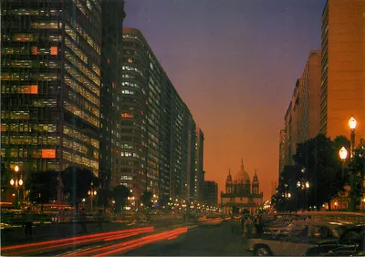 Avenida Presidente Vargas — noite — BRASIL TURÍSTICO