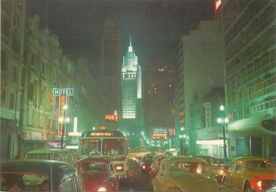 São Paulo — vista noturna da rua com o prédio do Hotel Brita e o Cine Saci — editor Brasil Turístico