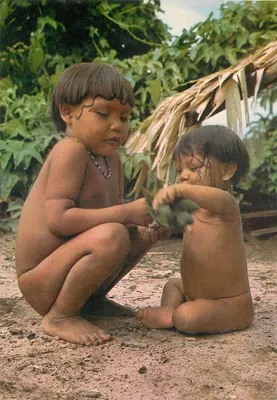 Dois crianças Uaiká — Amazônia — editor Gráficos Brunner Ltda.