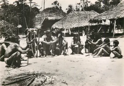 Expedição Guiana - Tumuc - Humac — Primeira reunião com os índios do Rio Yari — Cliché D. Darbois