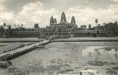 Angkor Wat — As Ruínas de Angkor — Édition Duong Donary