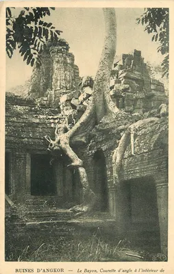 Ruínas de Angkor — O Bayon, Courrette de canto no interior de