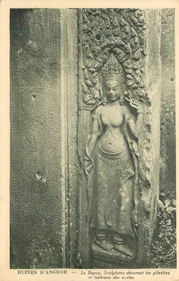 Ruínas de Angkor — O Bayon, Esculturas decorando os pilastrons e painéis das portas