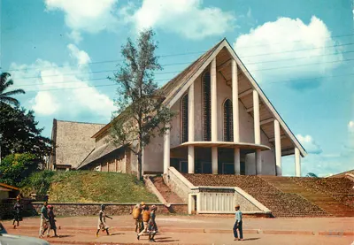 Yaoundé — A Catedral — Edições HOA-QUI