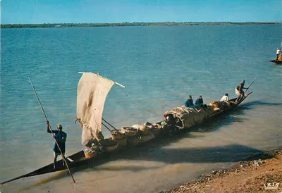 Pirogue no rio — Cameroun — editor IRIS, série 5519