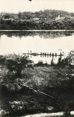 Pirogueiros Adoumas no Ogoué — A.E.F. — Photo Africaine, Paris
