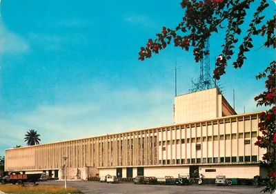 Hotel das Postas de Douala — Litoral do Camerun — Editado pelo Comissariado Geral do Turismo