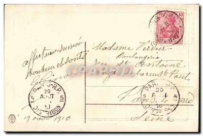 Criança oferecendo flores e uma carta — Feliz aniversário — editor não visível — Verso