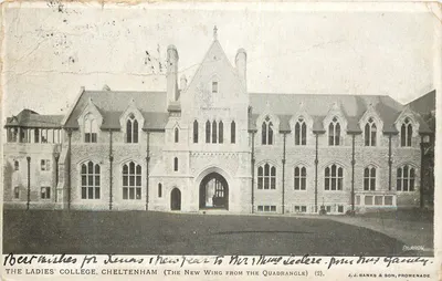 Bilhete postal antigo The Ladies college Cheltenham
