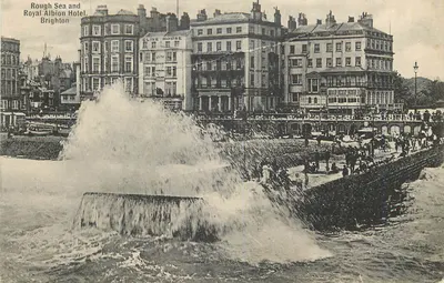 Bilhete postal antigo Maré Brava e Hotel Royal Alboin, Brighton