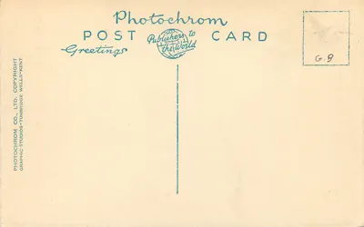 Hitchin, High Street — vue de la rue avec véhicules et bâtiments — Photochrom, n° 80257 — Rewers