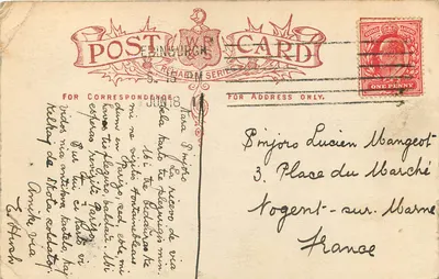 Bilhete postal antigo Castelo de Edimburgo e esplanada Militaria — Verso