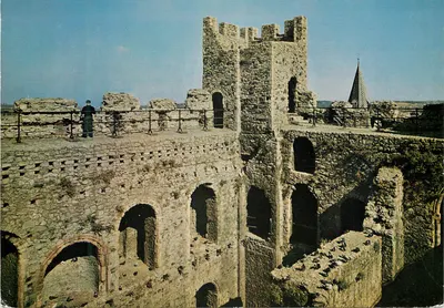 Castelo de Rochester, Kent — Interior do donjon — editor George Pulman & Sons Ltd.