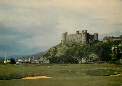 Castelo de Harlech, Gwynedd — vista dos Links de golfe — editor E. Baylis & Son Ltd.