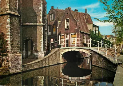 Delft — Kerkstraat com casa antiga — MUVA Valkenburg (IL1) n°767/4