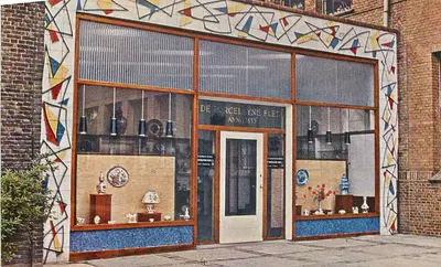 Entrada dos showrooms e loja da fábrica de porcelana 'De Porcelayne Fles' — Delft, Holanda