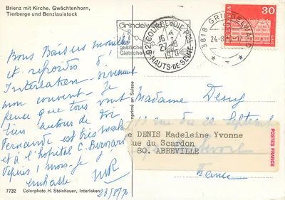 Brienz z kościołem, górami Gwächtenhorn, Tierberge i Benzlaui stock — Colorphoto H. Steinhauser, Interlaken — Rewers