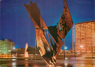 Berlin - Weltstadt - Platz em frente ao prédio Telefunken — editor F 510