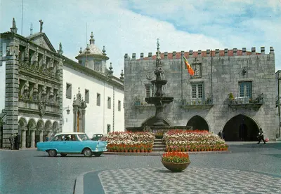 Viana do Castelo — Lado norte da Praça da República — Édições Postal